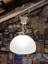 Lampadario moderno in plastica bianco a campana "stile Ikea" usato - funzionante