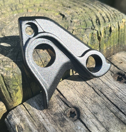 Nuovo gancio deragliatore