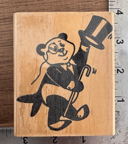 Orso panda danzante con canna