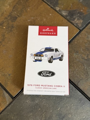 Hallmark keepsake 1976 ford - hallmark,