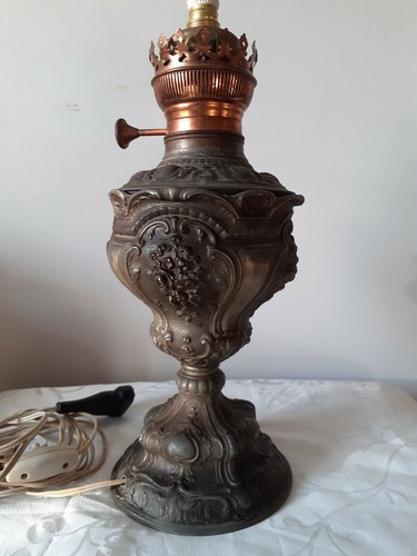 Antica lampada petrolio - , a