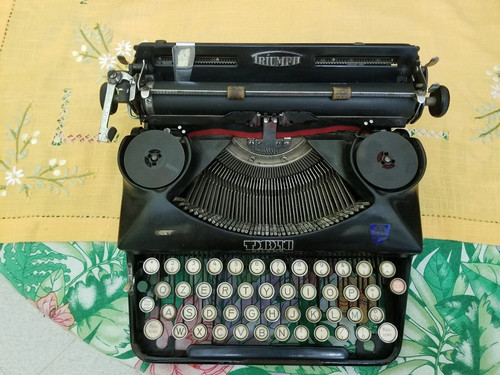 Antica macchina scrivere - da,