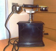 Antico telefono del 1925
