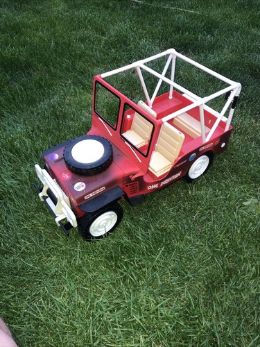One direction 4x4 cruiser jeep - one,