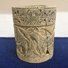 Antico vaso in pietra del