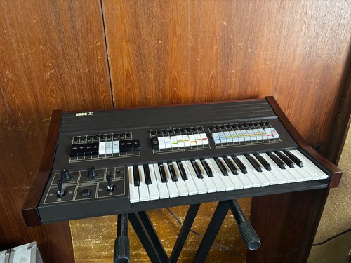 Sintetizzatore analogico