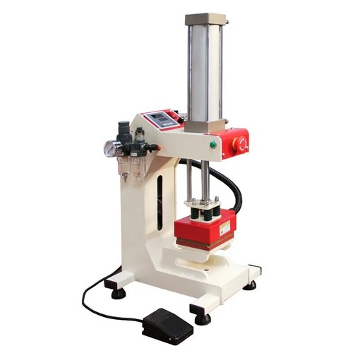 Pressa pneumatica - , a