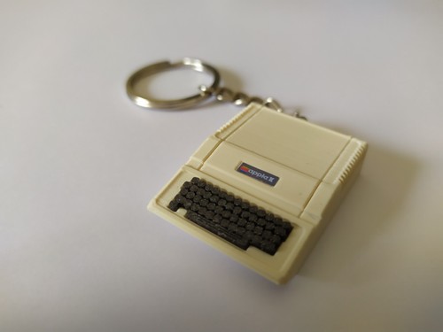 Apple keychain retro - apple, ii