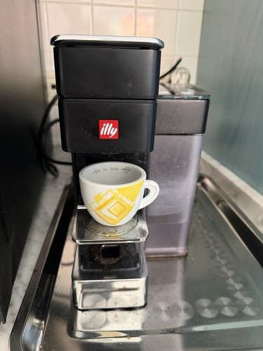 Macchina caffe illy modello - caffe,