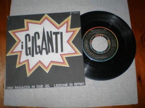 Giganti una ragazza in - i,