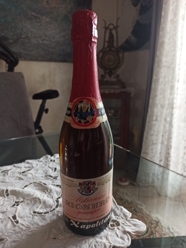 Bottiglia vino rionero - bottiglia,