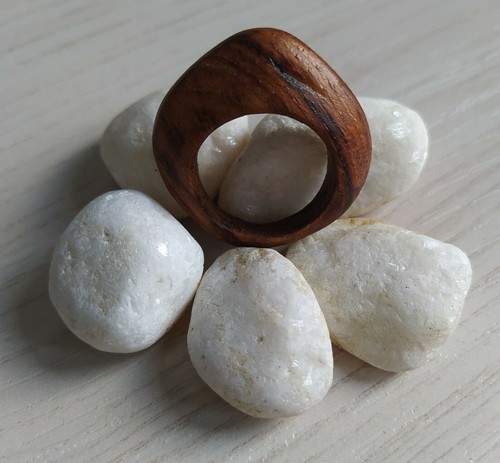 Anello legno fatto mano - anello, in