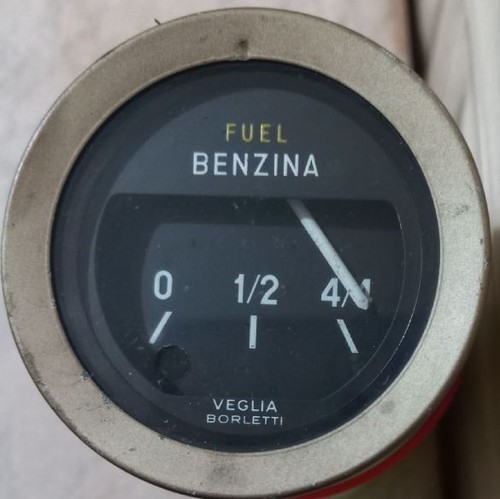 Strumento benzina veglia - @strumento, "benzina"
