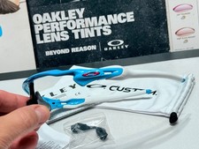 Oakley Radar EV Path Sky Blue telaio con icone Oakley infrarossi costruzione personalizzata OEM