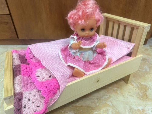 Lettino per bambole coperta - +,