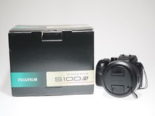 Fuji Fujifilm FINEPIX S100 FS zoom 28-400mm