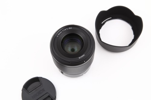 Nikon nikkor 1 8 s - 50,