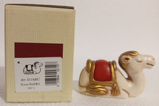 THUN Presepe Classico: Cammello sdraiato rosso - S518A82 - Fuori Produzione