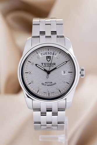 Tudor glamour date - glamour, date-day