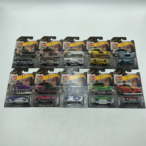 Hot wheels 2016 walmart garage - hot,