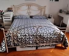 Struttura Letto matrimoniale in ferro battuto con rete a doghe in faggio