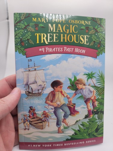 Magic tree house paperback - magic,