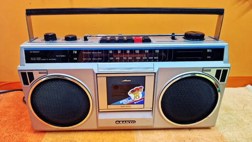 Sanyo m9802f boombox - m9802f,