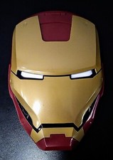 Iron Man (del 2008), versione doppio disco con custodia a forma di elmo 