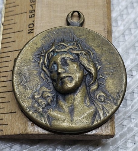Ciondolo cristiano medaglia
