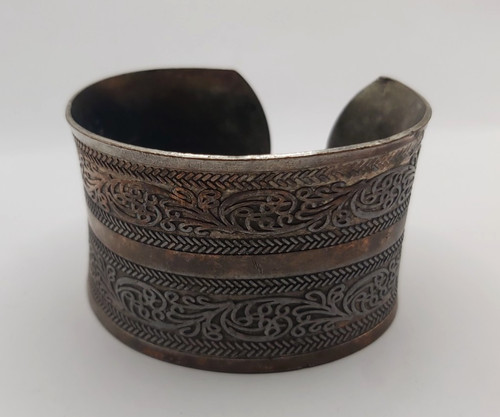 Bracciale largo inciso