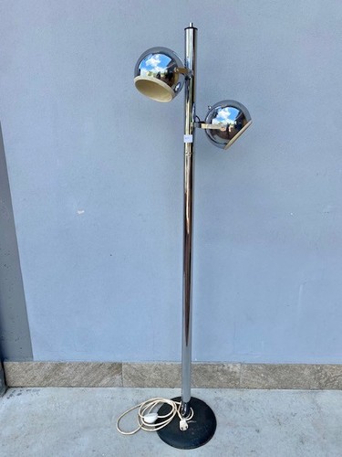 Lampada piantana di - a,