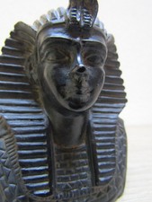 Statuina Egizia in ossidiana