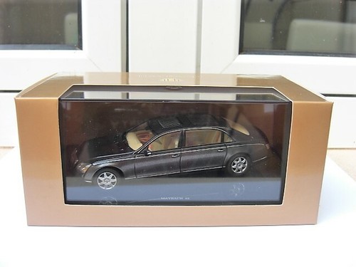 Maybach limousine autoart - 62,