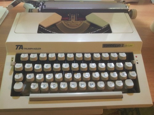 Macchina scrivere - da,