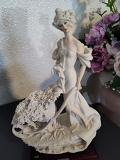 STATUA STATUINA PORCELLANA G