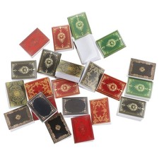 27 pezzi di libri in miniatura