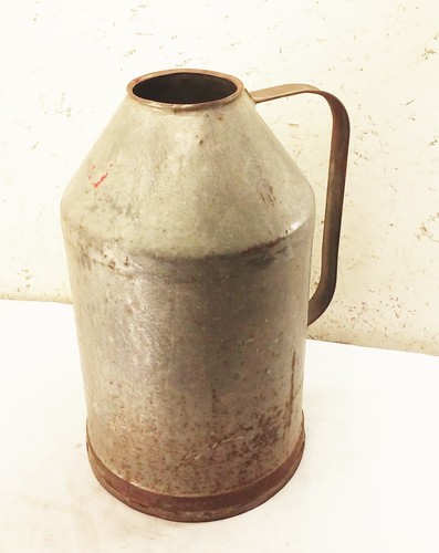 Vintage antico vecchio metallo