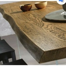 Tavolo in essen. rovere di massello spazzolato,con nodi e crepe naturali 3.500€ 
