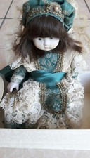 Bambola in porcellana antica 