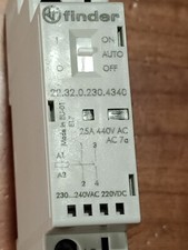 FINDER Teleruttore modulare 22-32 25A-230V -Rele passo/passo bip.24v 20-22-8-024