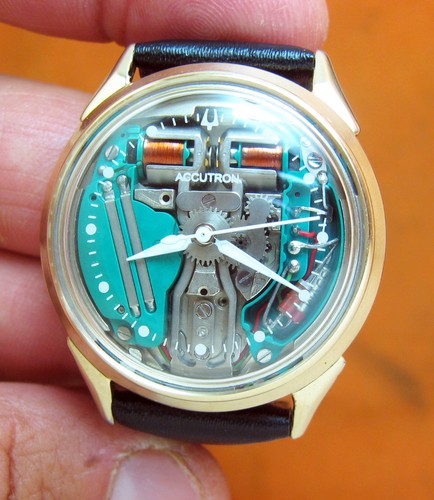214 accutron spaceview 10kt