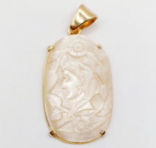 Ciondolo vintage oro 18k piastra madreperla finemente incisa a mano