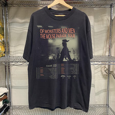 T-shirt nuova DI MOSTRI E