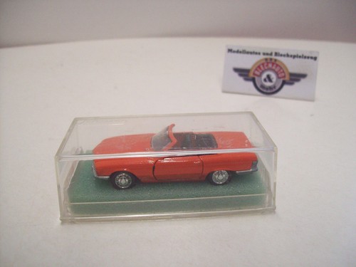 Schuco mercedes 350 - 1:66,, sl