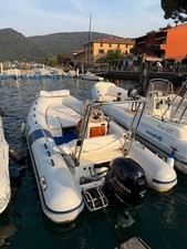 gommone Nuova Jolly 5,70 con motore Yamaha 40/70 in garanzia, carrello accessori