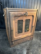 Stufa vintage in metallo