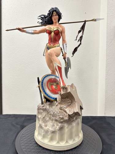 Sideshow collectibles - sideshow, dc