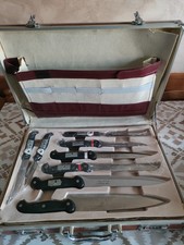 Valigetta Con Coltelli E