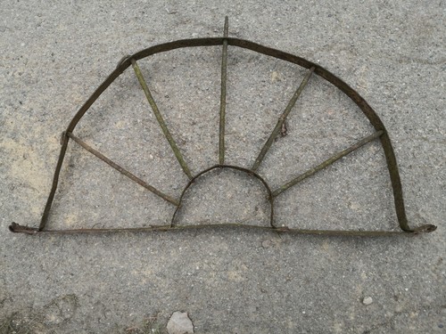 Sopraporta inferiata fatta - , a