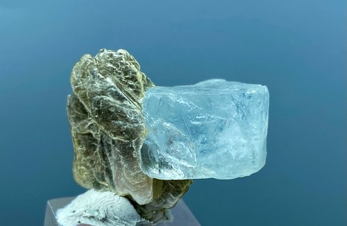 Cristallo trasparente azzurro